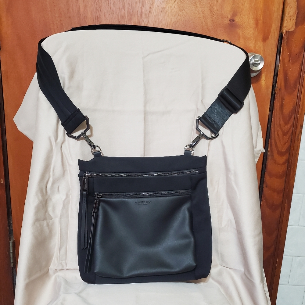 Kenneth Cole New York shoulder bag in black